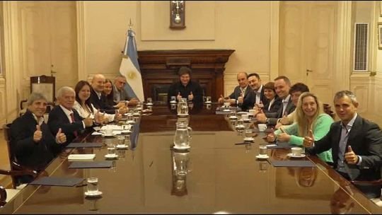 Tras la reunión de Gabinete, el Gobierno reconoce que habrá “turbulencia cambiaria” hasta las elecciones