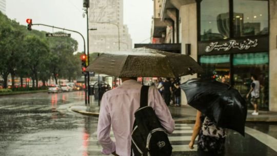 Lluvias matinales en CABA y el Conurbano, y alertas por tormentas y vientos fuertes en resto del país