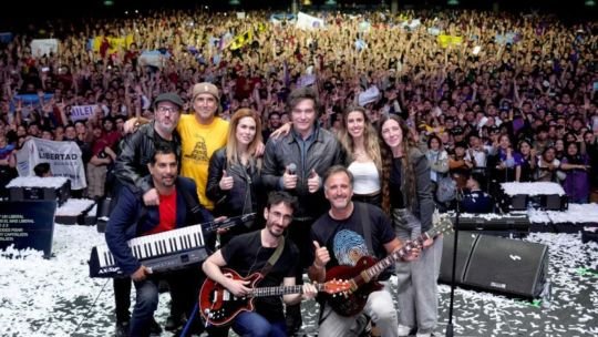 Atravesado por un clima de crisis social y económica, el Gobierno sufre la caída de la confianza en el círculo rojo y en los mercados