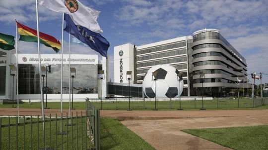 CONMEBOL se une a ALIANZA para combatir la piratería del fútbol en Latinoamérica