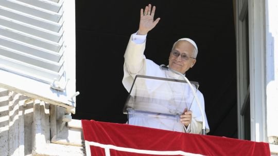 El papa León XIV instó a frenar la violencia en Gaza y alertó sobre el resurgir del antisemitismo