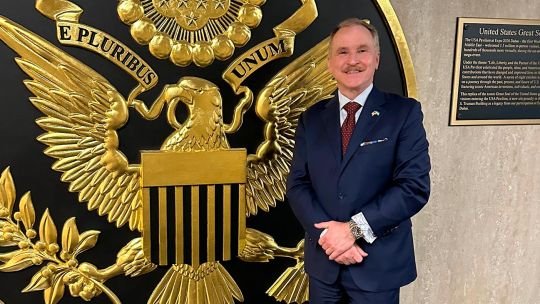 Llegó Peter Lamelas, el nuevo embajador de Estados Unidos y garante de la alianza entre Trump y Milei