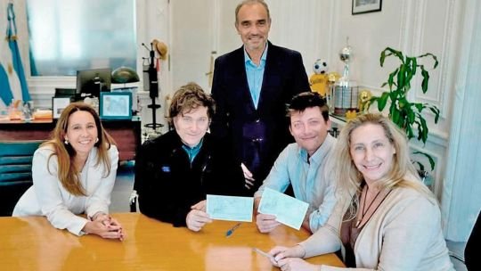 Karina vs. Caputo: “El Jefe” empoderado mira los pliegos de la justicia