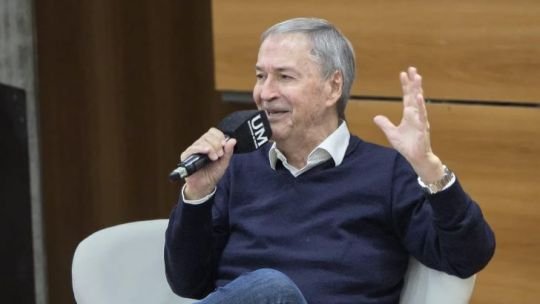Schiaretti confirmó que se someterá a una intervención cardíaca programada en Buenos Aires