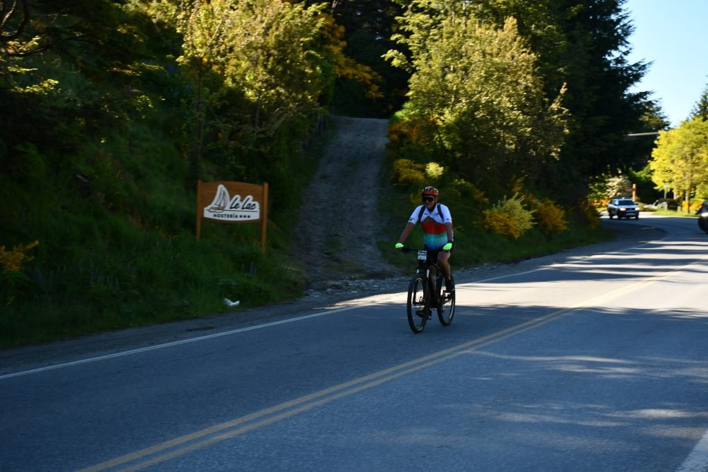 Gran Fondo Siete Lagos – Día 3 Más de 3000 ciclistas largaron desde Villa La Angostura rumbo a San Martín de los Andes