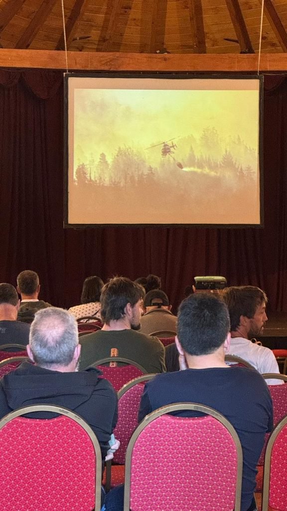 Proyección y charla sobre la prevención de incendios en la Patagonia.