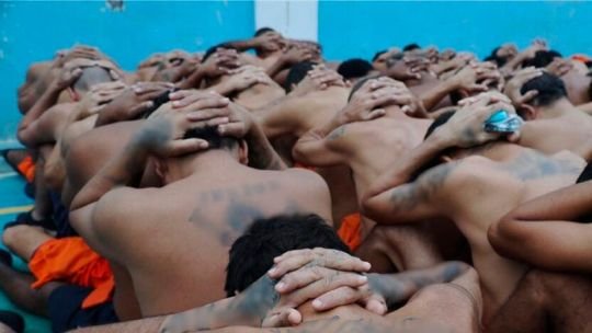Al menos 31 presos mueren en un mismo día en una cárcel de Ecuador, en dos episodios distintos