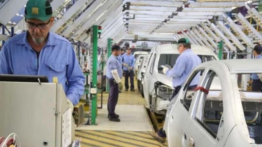 Córdoba: Renault dejará de fabricar en Santa Isabel los modelos Sandero, Logan y Stepway