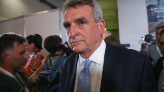 Agustín Rossi: “Hay personal militar que cumple sus horas de trabajo y el resto del tiempo hace Uber, Cabify”