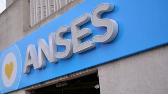 Diciembre ANSES: quiénes cobran aumento, aguinaldo y un extra antes de Navidad