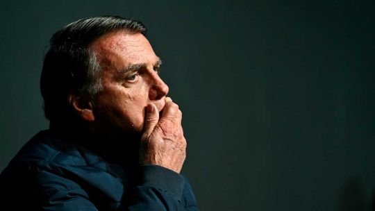 Jair Bolsonaro confesó que intentó quemar su tobillera electrónica por un episodio de “paranoia” causado por medicamentos