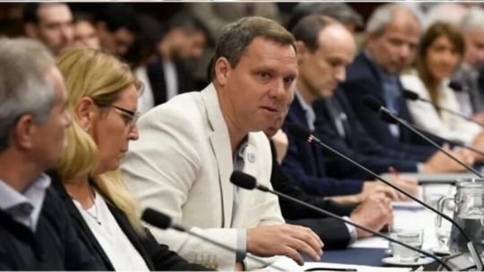 Carbap aseguró que es la Legislatura la que debe definir el esquema impositivo y evitar conceder “poderes especiales” a Kicillof