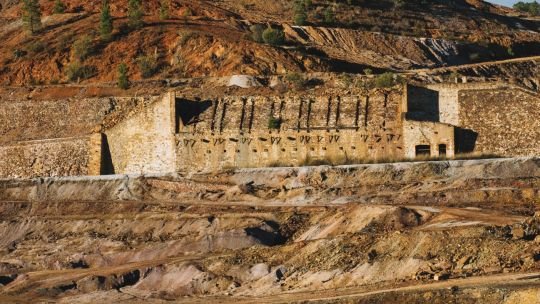 Derrumbe mortal en la República Democrática del Congo: más de 30 mineros murieron al caer un puente clandestino