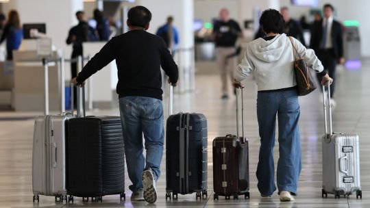 Más de 2 mil vuelos cancelados este domingo por la parálisis presupuestaria en EE.UU.