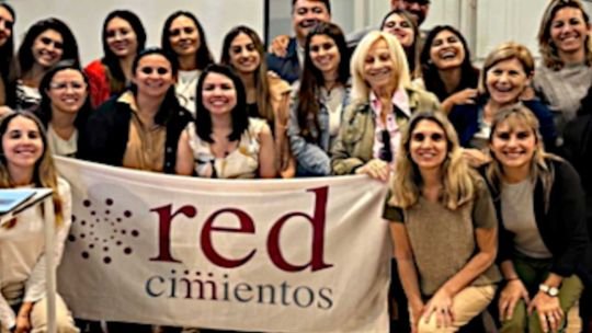 Cimientos reconoció a sus aliados y presentó los avances de sus programas educativos Cimientos reconoció a sus aliados y presentó los avances de sus programas educativos