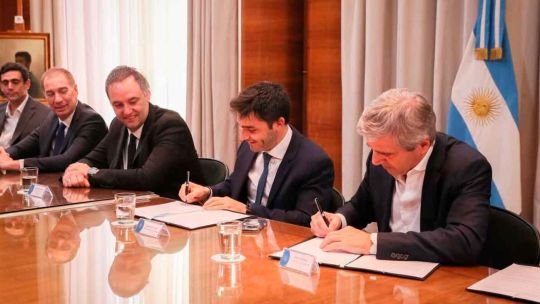 El Gobierno anunció la eliminación de retenciones a las exportaciones de petróleo El Gobierno anunció la eliminación de retenciones a las exportaciones de petróleo