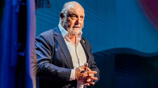 Juan Carlos Rabbat: “Educar a distancia es más que dar clases por Zoom”