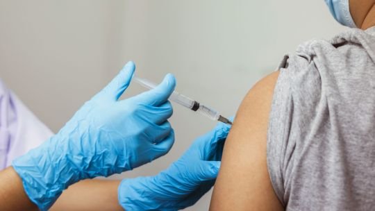 Preocupación por el aumento de casos de COVID-19: “Se está testeando muy poco”, advierten especialistas