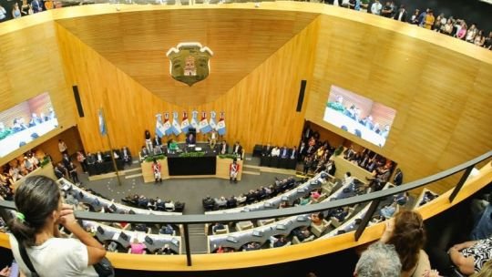 El fiscal Franco Mondino allanó la Legislatura e investiga posibles irregularidades en contratos El fiscal Franco Mondino allanó la Legislatura e investiga posibles irregularidades en contratos