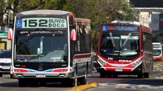 Aguinaldo en cuotas y sueldos atrasados: tensión entre la UTA y las empresas de transporte