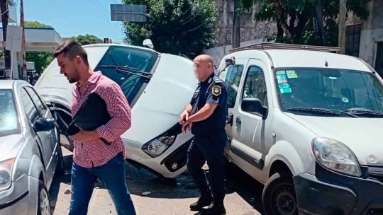 Persecución fatal en Villa Celina: un muerto tras el vuelco de un auto robado