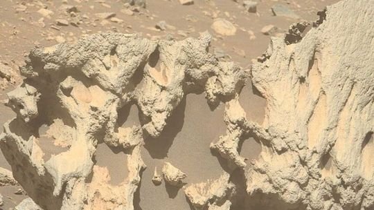Desconcierto en la NASA tras el hallazgo de una misteriosa roca en Marte que podría ser un “meteorito metálico”