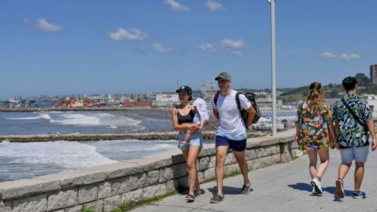 El Gobierno evalúa crear un nuevo fin de semana extra largo con el feriado del 8 de diciembre