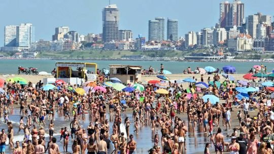 El pronóstico anticipa días de playa y calor extremo