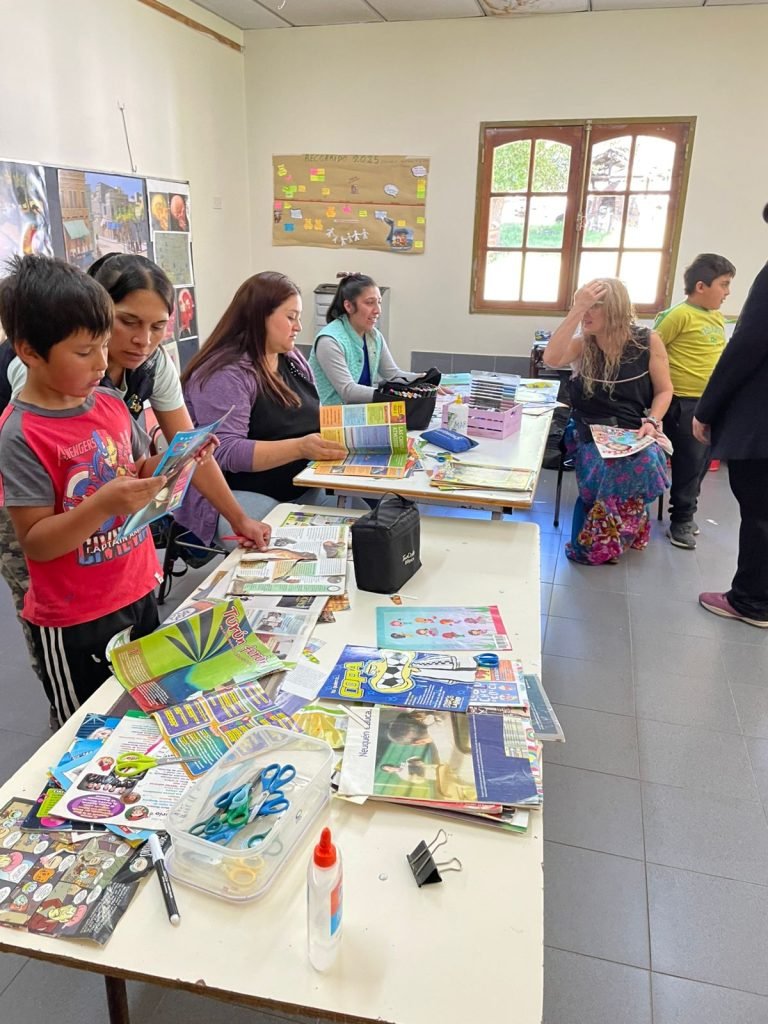 la Secretaría de Ciudadanía y Comunidades Saludables, brindo una charla “Educar en Igualdad” en la Escuela 111 de Cuyín Manzano