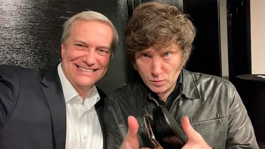 Javier Milei vuelve a la Fundación Faro, eufórico por el triunfo de la derecha en Chile