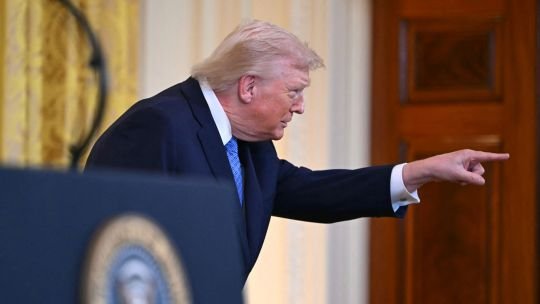 Donald Trump amplía las restricciones de viaje a los extranjeros de 20 países más y duplicó el número de naciones afectadas