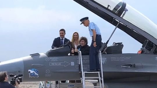 Milei presentó los F16 en Córdoba: “A partir de hoy todos estamos un poco más seguros”