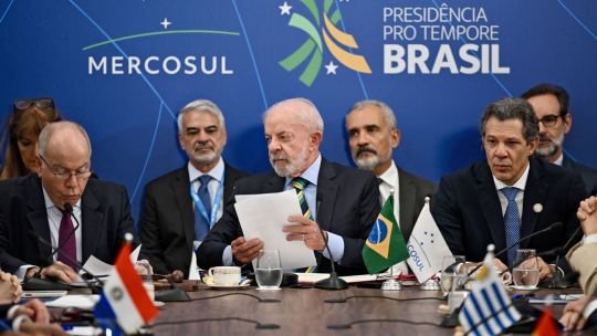En la cumbre de Foz do Iguazú, Lula reivindicó al Mercosur frente a un mundo que construye muros