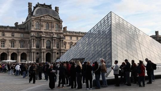 Una fuga de agua en el Museo de Louvre dañó centenares de documentos bibliotecarios