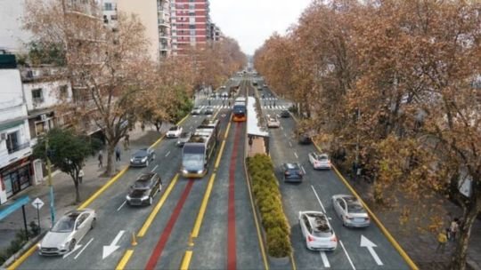 La llegada del Trambus beneficiará con onda verde a ocho barrios porteños a partir del 2026