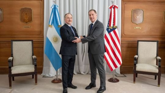 Santilli-Lamelas: reunión “protocolar” y “charla política”