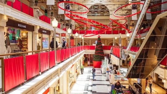Los centros comerciales renuevan su tradicional Noche de Shopping y desafían a la crisis