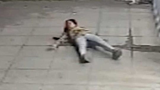 Guerra entre vecinos en La Matanza: una balacera dejó a una mujer con disparo en la cabeza y a otra paralítica