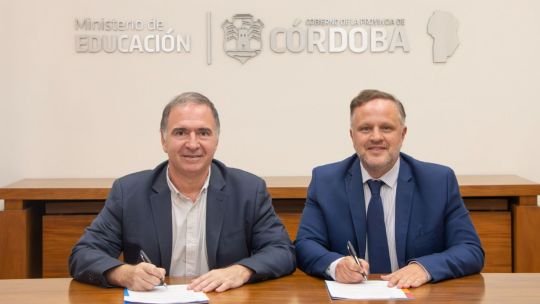 Córdoba avanza en la vinculación con universidades: Educación firmó un convenio con la UNRT