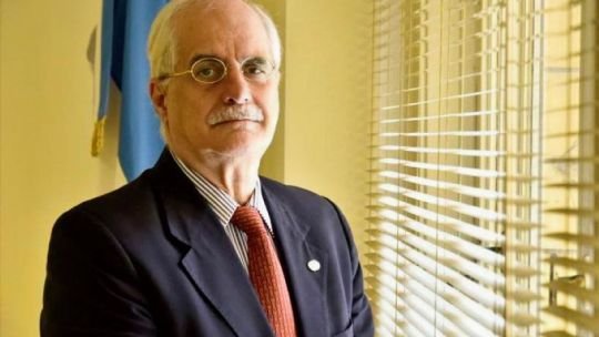 Taiana sobre el DNU de la SIDE: “La consecuencia será un Estado policial que perseguirá y controlará a opositores”