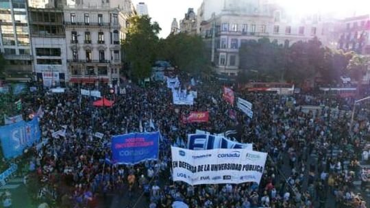 CONADU aseguró que los salarios de los docentes son “los más bajos desde la vuelta de la democracia”