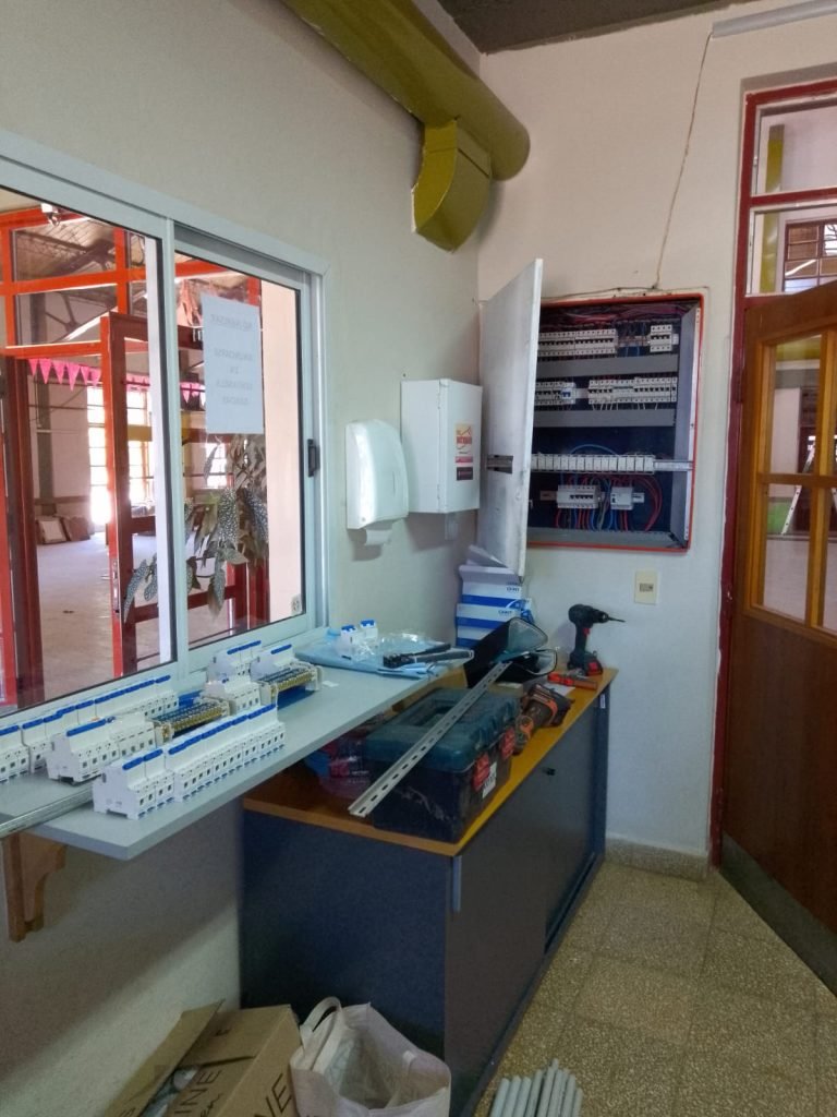 Trabajos de mantenimiento y mejoras en el CPEM N°17 de cara al inicio del ciclo lectivo 2026