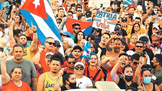 México advierte que las amenazas de Trump de “asfixiar” a Cuba pueden derivar en una “crisis humanitaria”