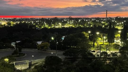 Córdoba: Politólogo no pudo dormir por una fiesta en el Parque Sarmiento y pide leyes para controlar ruidos molestos