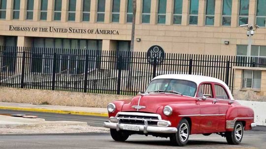 Alerta máxima en Cuba: empresas y embajadas activan planes de evacuación ante el temor de una intervención militar