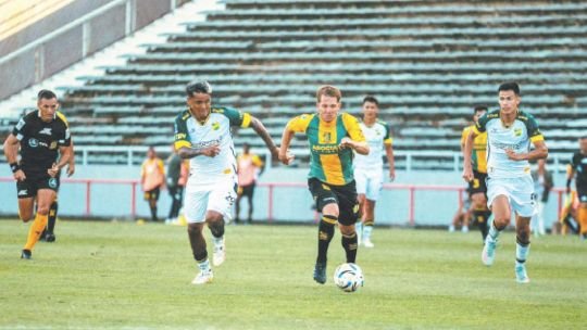 En medio de la crisis, la pelota volvió a rodar