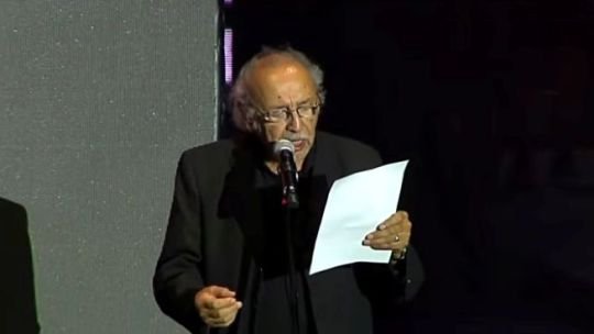 Poeta en el Festival de Cosquín 2026: “Del político que se cree un león y es apenas una rata gritando desaforado”