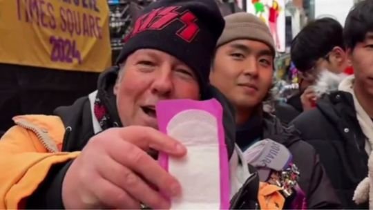 Año Nuevo en Times Square: adultos con pañales y protectores para aguantar horas sin moverse y no perder su lugar