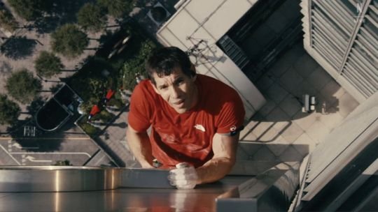 Los escalofriantes videos de Alex Honnold trepando el Taipéi 101 sin cuerdas ni arneses de seguridad