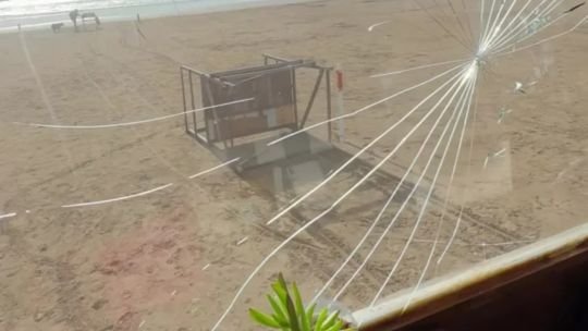 Gente mala: de madrugada vandalizaron casillas de guardavidas en Punta Mogotes